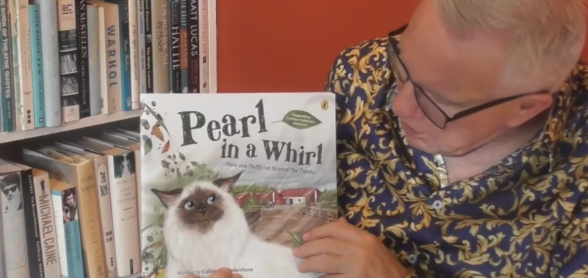 Murray Gadd Reads Pear In A Whirl